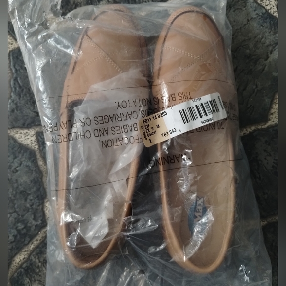 NWT Dr. Max womens loafers - Picture 8 of 8